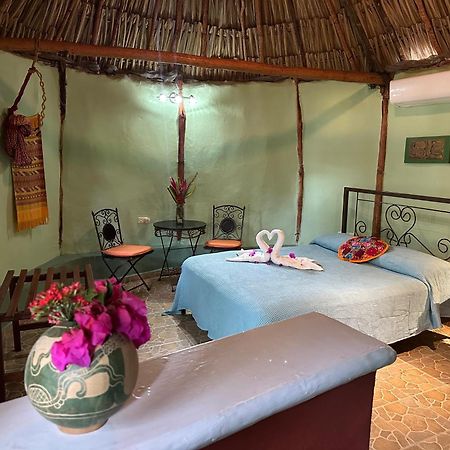 The Pickled Onion B&B And Restaurant Uxmal Santa Elena Екстериор снимка