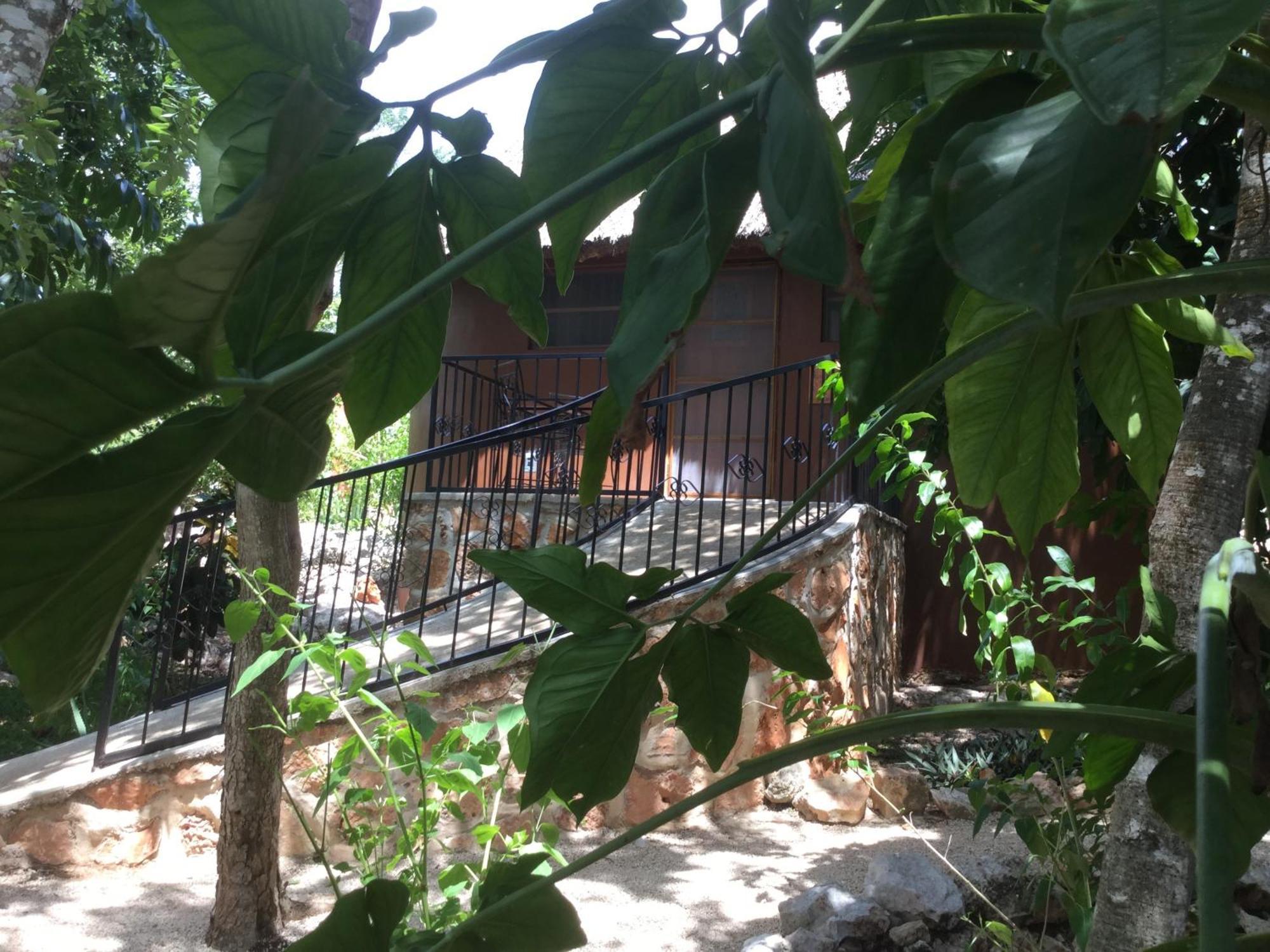 The Pickled Onion B&B And Restaurant Uxmal Santa Elena Стая снимка