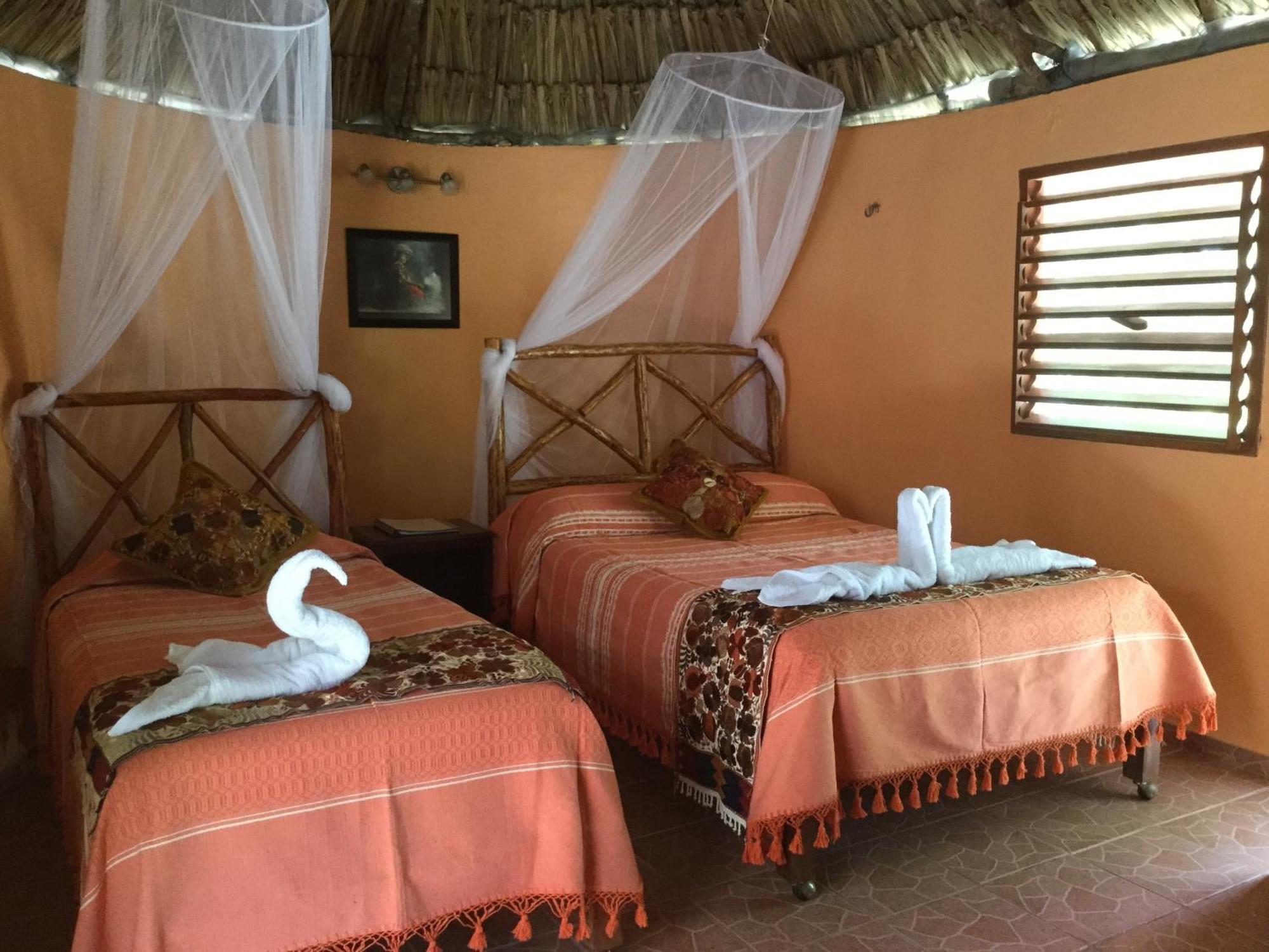The Pickled Onion B&B And Restaurant Uxmal Santa Elena Стая снимка