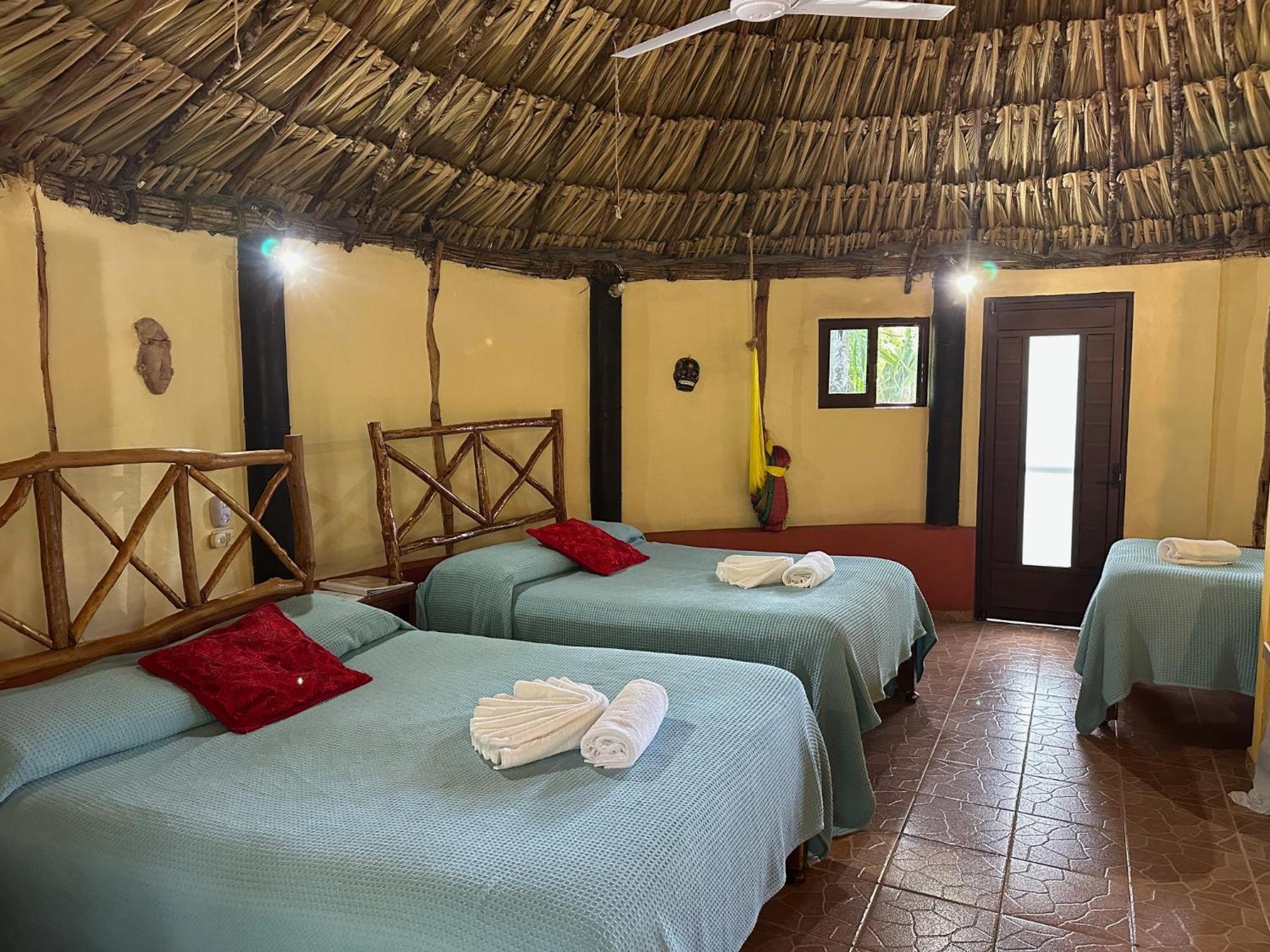 The Pickled Onion B&B And Restaurant Uxmal Santa Elena Екстериор снимка