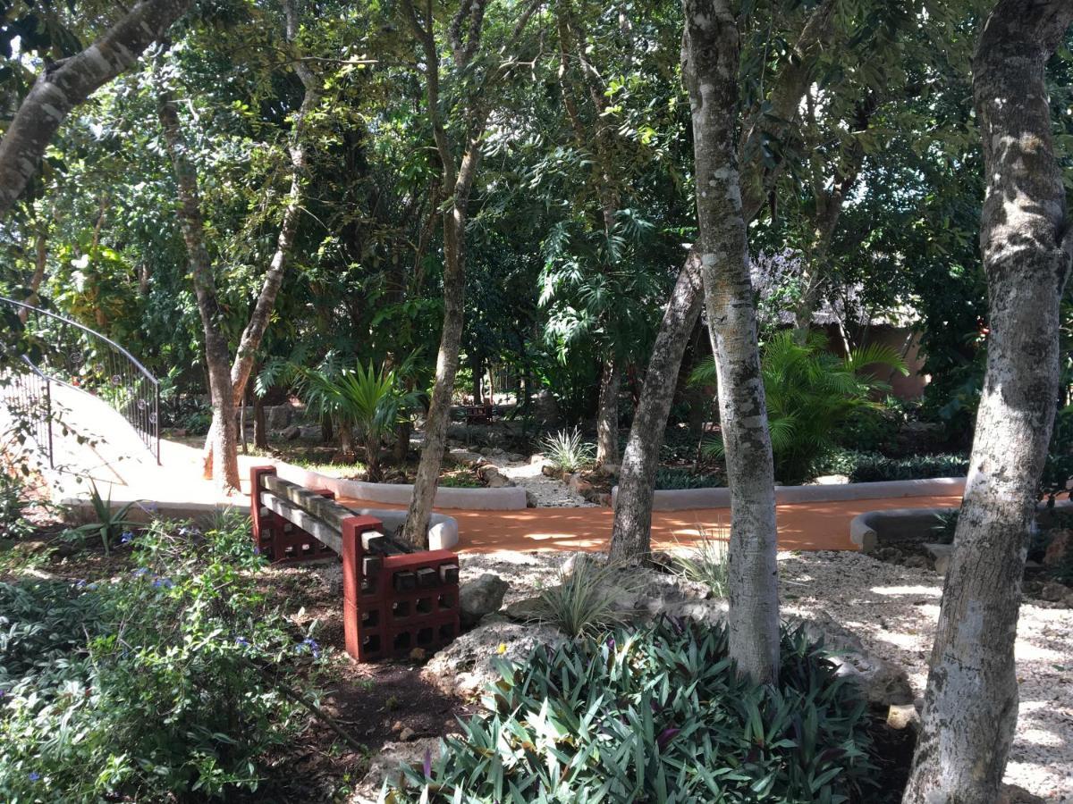 The Pickled Onion B&B And Restaurant Uxmal Santa Elena Екстериор снимка